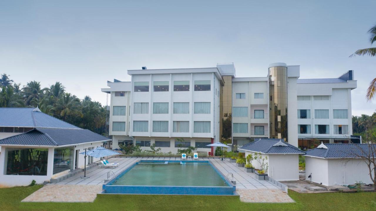 Blue Serene Resort Guruvayur Ngoại thất bức ảnh